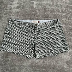 SO Monochrome Geometric Rolled Low Rise Shorts 11